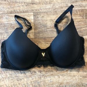 Black Victoria’s Secret bra.